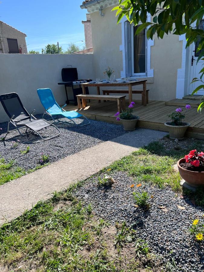 Charmante Maison Climatisee Avec Piscine Au Calme A カルカソンヌ エクステリア 写真